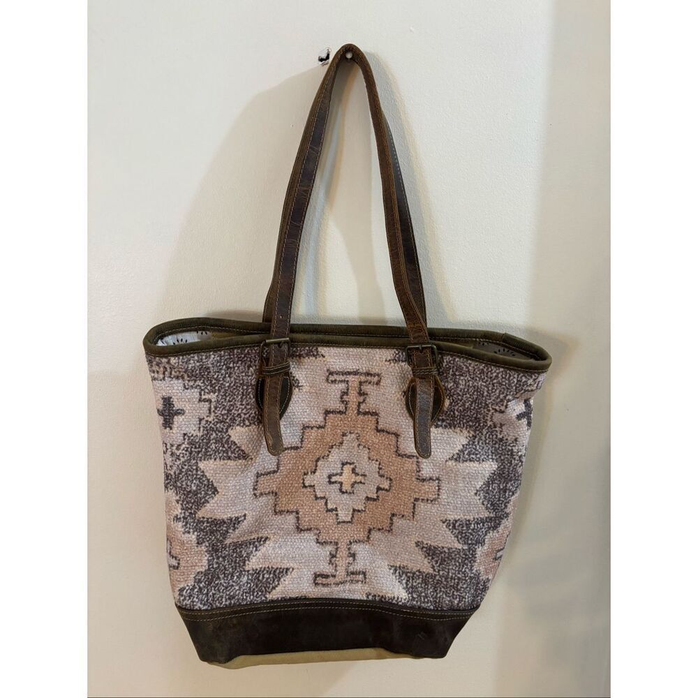 Myra Bag